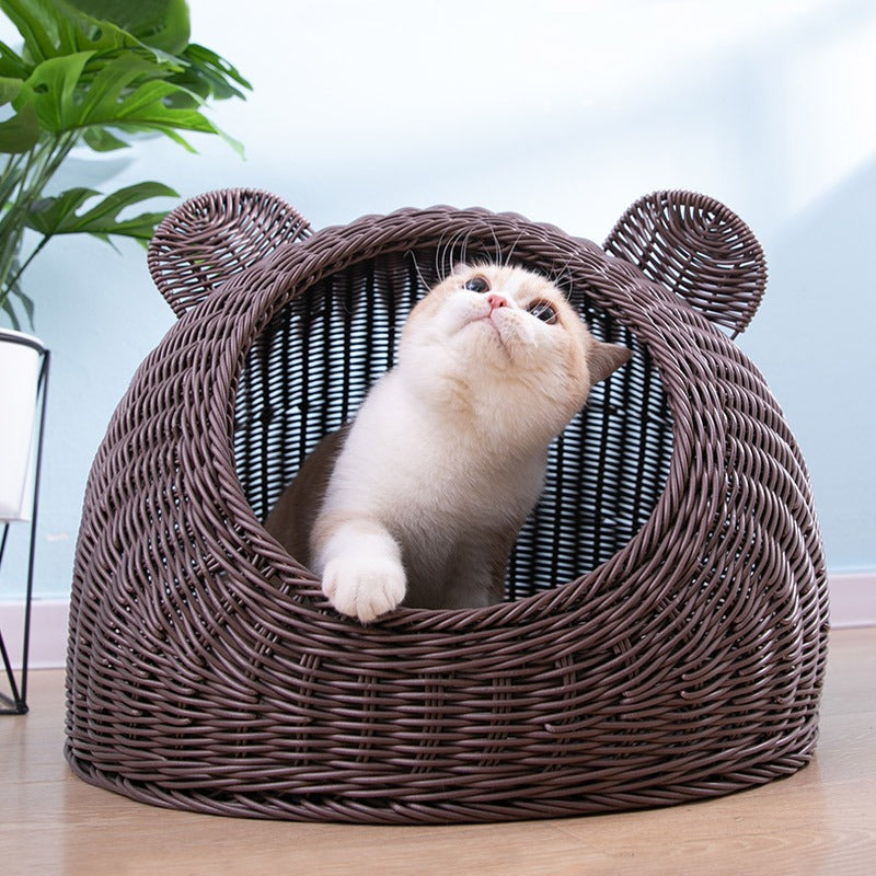 Hand-Knitted Semi-Enclosed Cat House