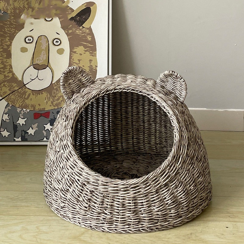 Hand-Knitted Semi-Enclosed Cat House