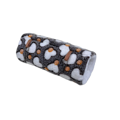 Cozy Winter Tunnel Bed for Small Pets and Hamsters