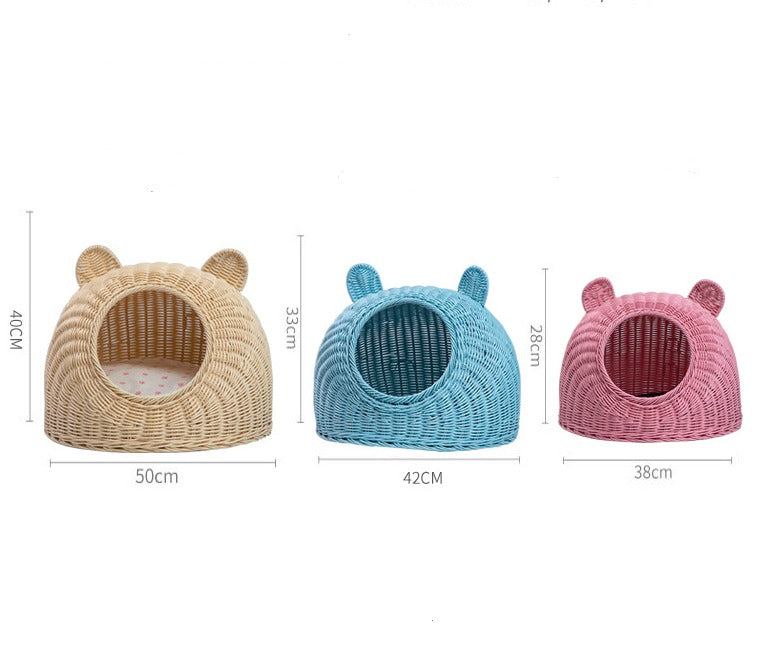 Hand-Knitted Semi-Enclosed Cat House